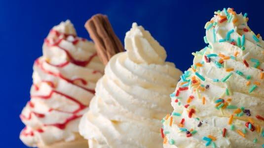 Foto: Colourbox. Sønnen får ofte is mange ganger i uken - fra naboer og gode venner,