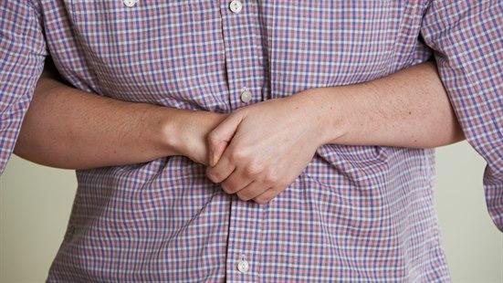 Det gjennomføres en Heimlich manøver