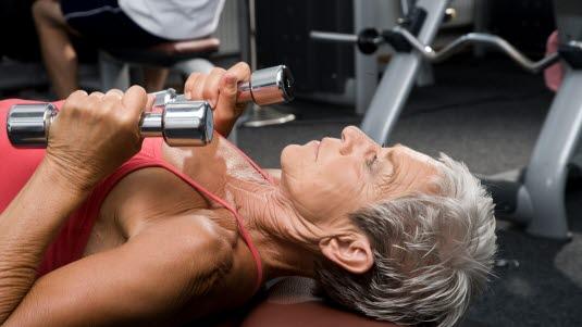 eldre kvinne trener eldre kvinne trener