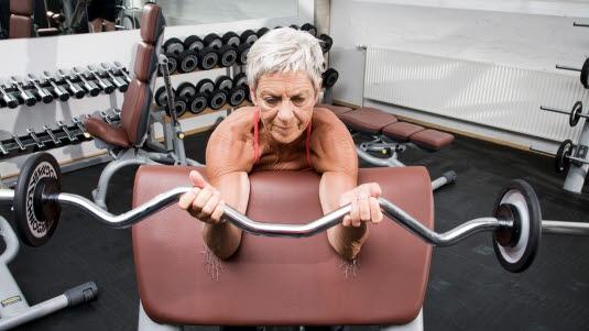 styrketrening - eldre dame2