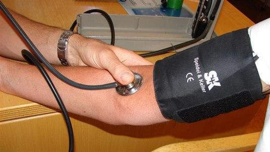 måle blodtrykk
