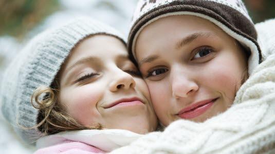 jenter, vennskap, klem,barn,ungdom.jpg